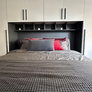  Appartamento Cozy With Terrace